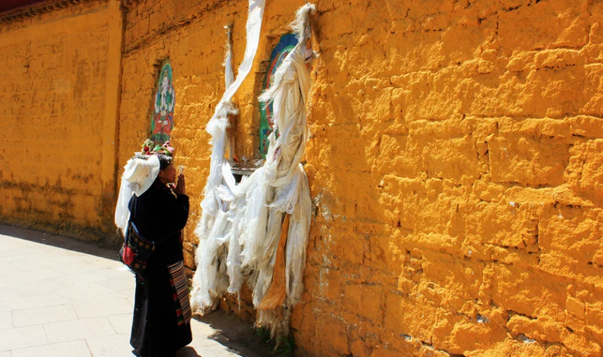 雪域之巔（一條比記憶還要長的朝聖之路）